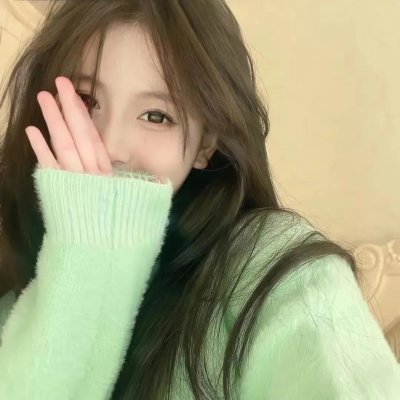 九顶假发的女孩